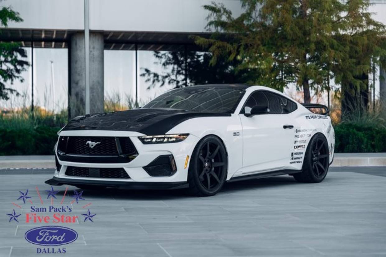 2025 Ford Mustang GT Premium's photo