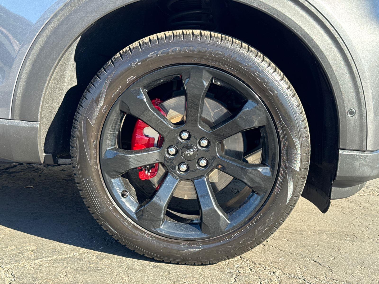 2021 Ford Explorer ST photo 3