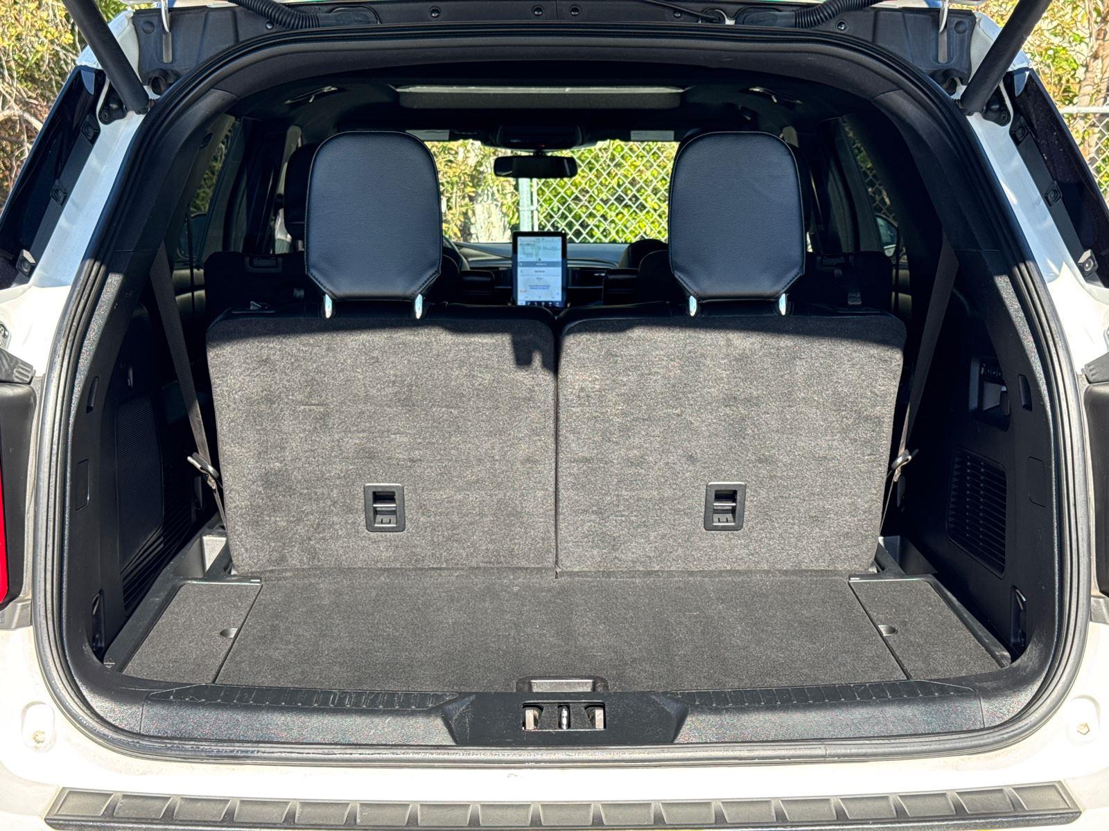 2022 Ford Explorer ST photo 4