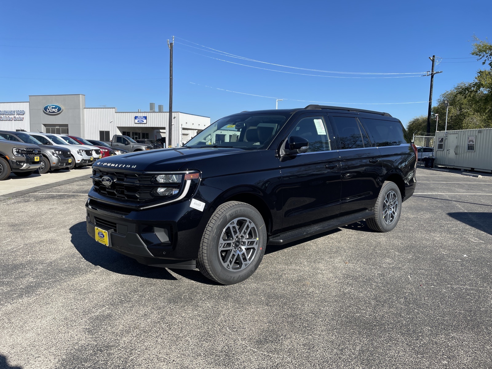 2025 Ford Expedition Active's photo