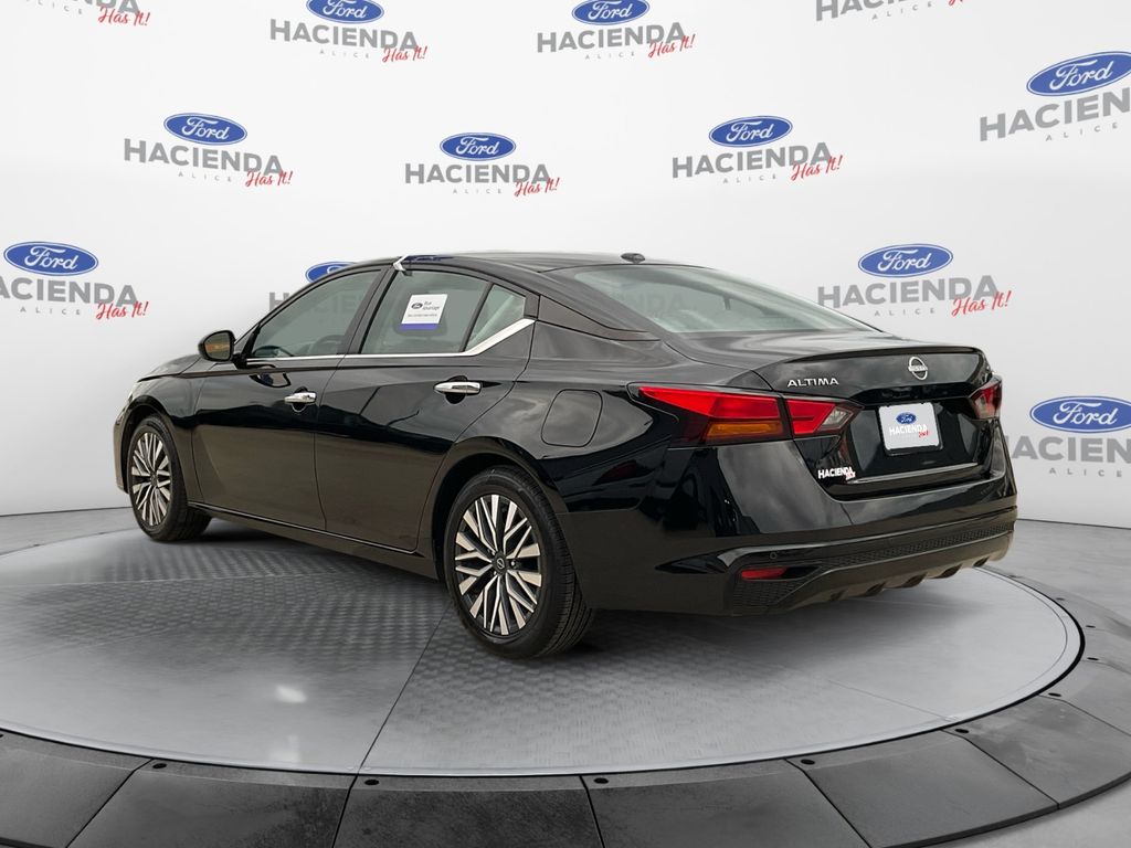 2024 Nissan Altima 2.5 SV photo 3