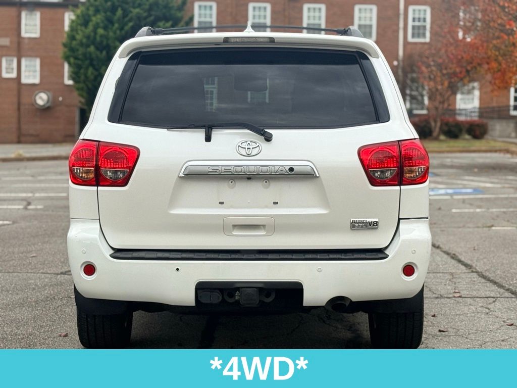 2016 Toyota Sequoia Platinum photo 3