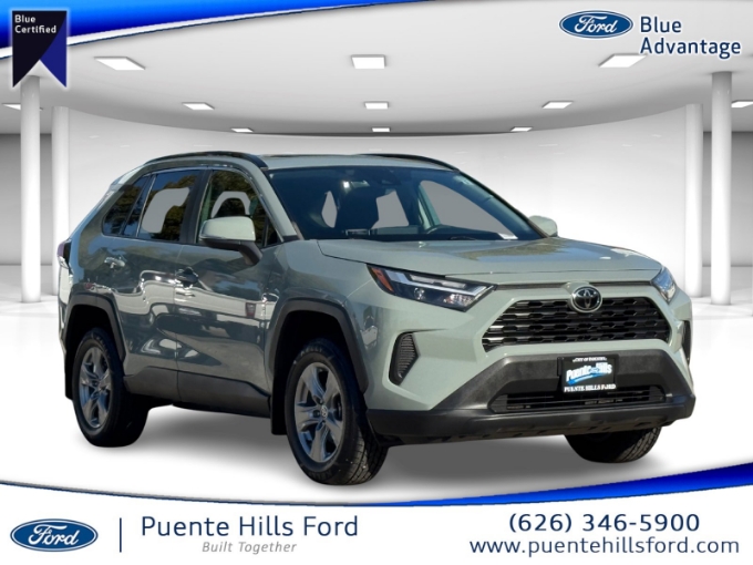 2022 Toyota RAV4 XLE's photo