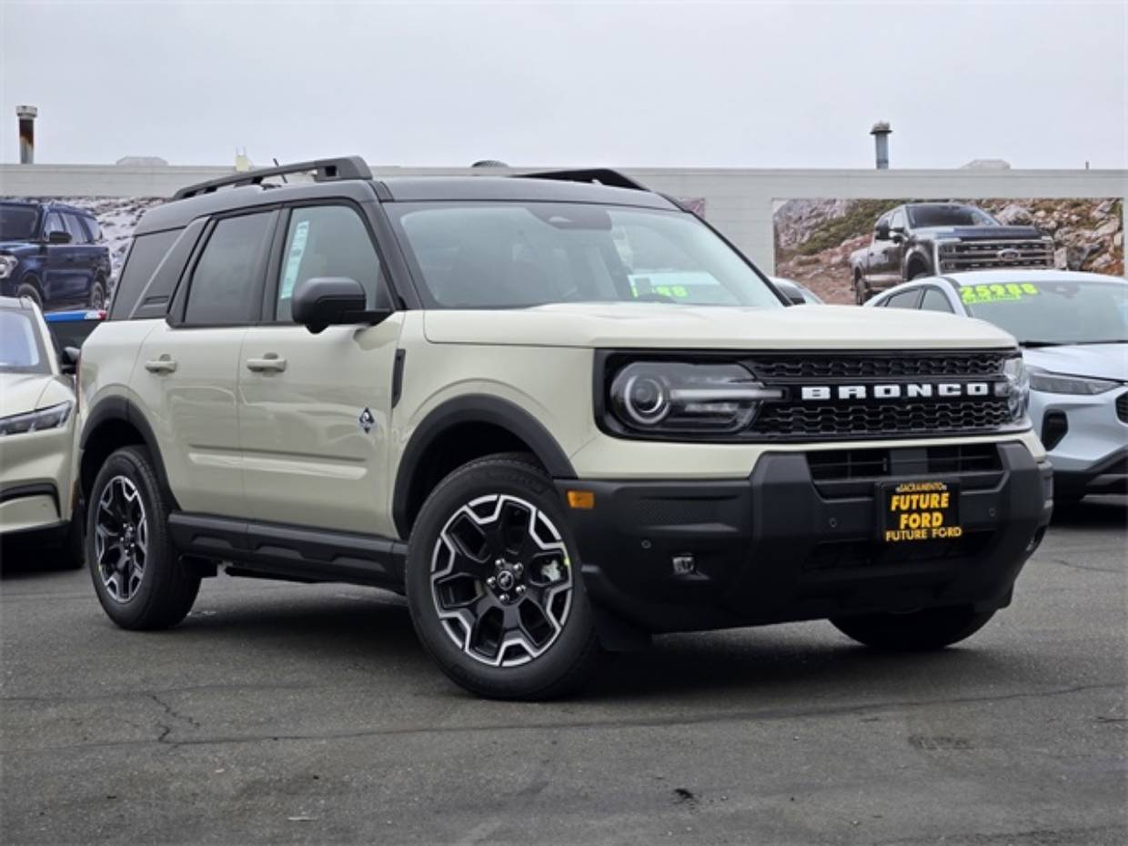 2025 Ford Bronco Sport Outer Banks's photo
