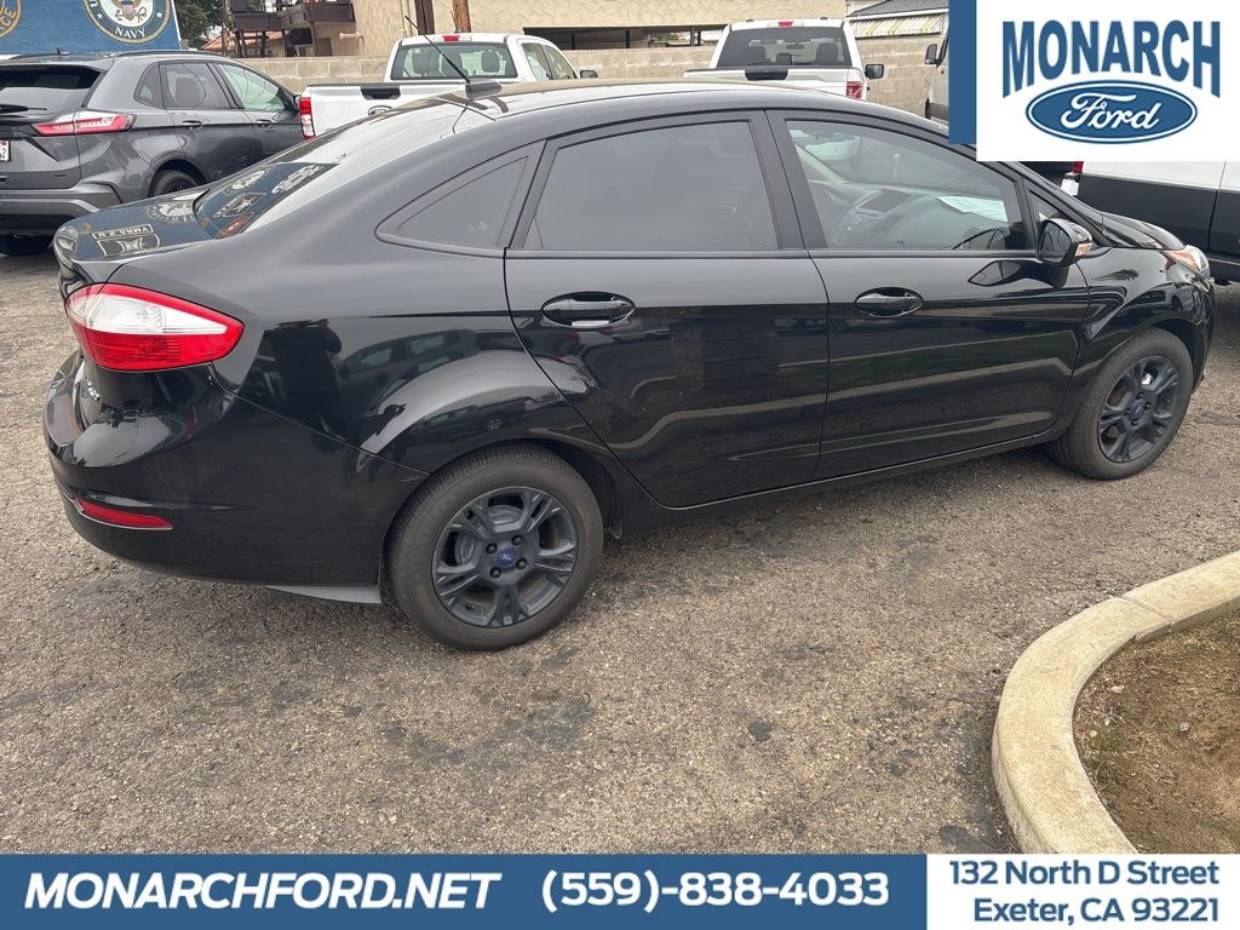 2016 Ford Fiesta SE's photo