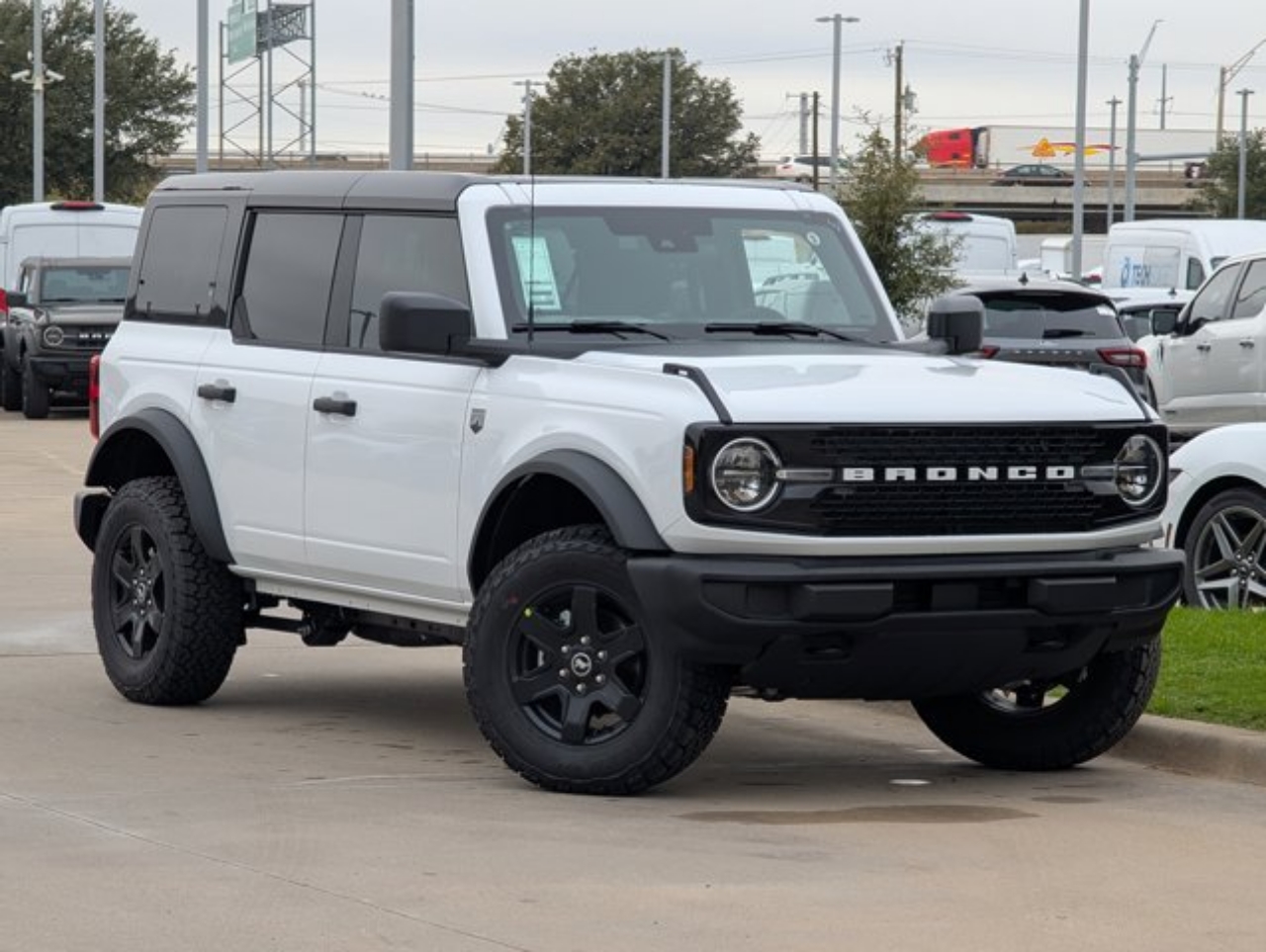 2025 Ford Bronco 4-Door Big Bend's photo