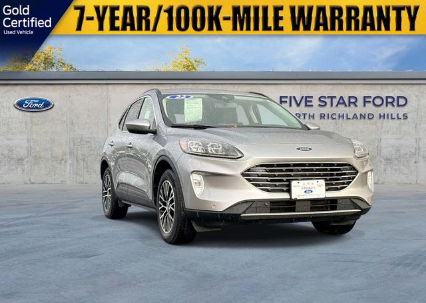 2022 Ford Escape Titanium's photo