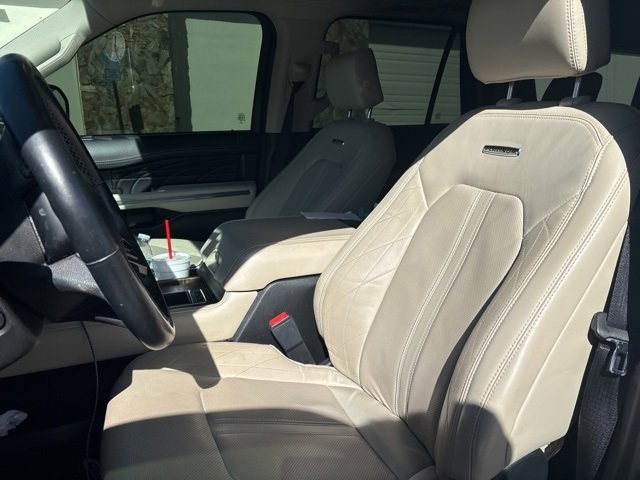 2021 Ford Expedition MAX Platinum photo 3