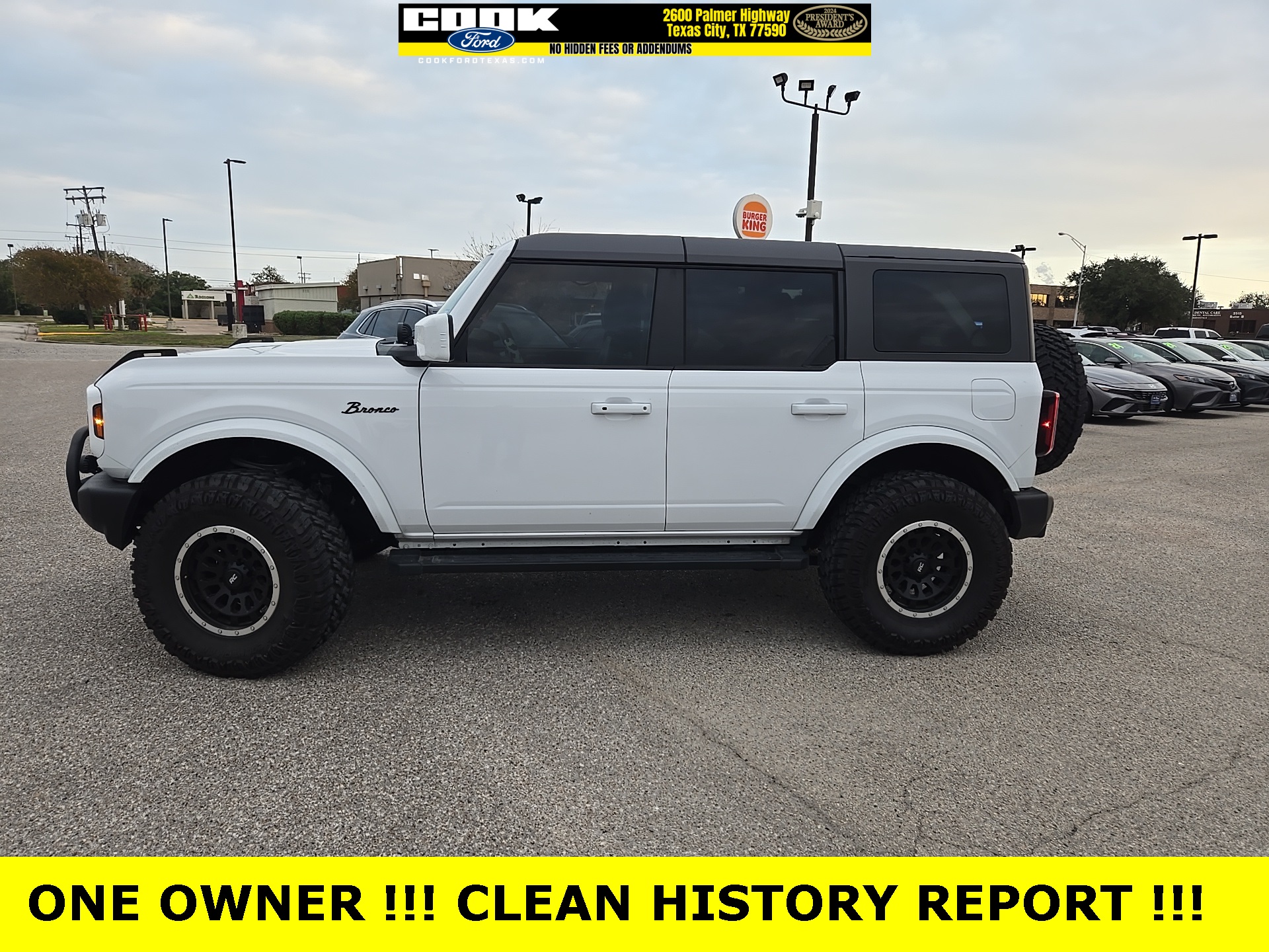 2024 Ford Bronco Outer Banks photo 2