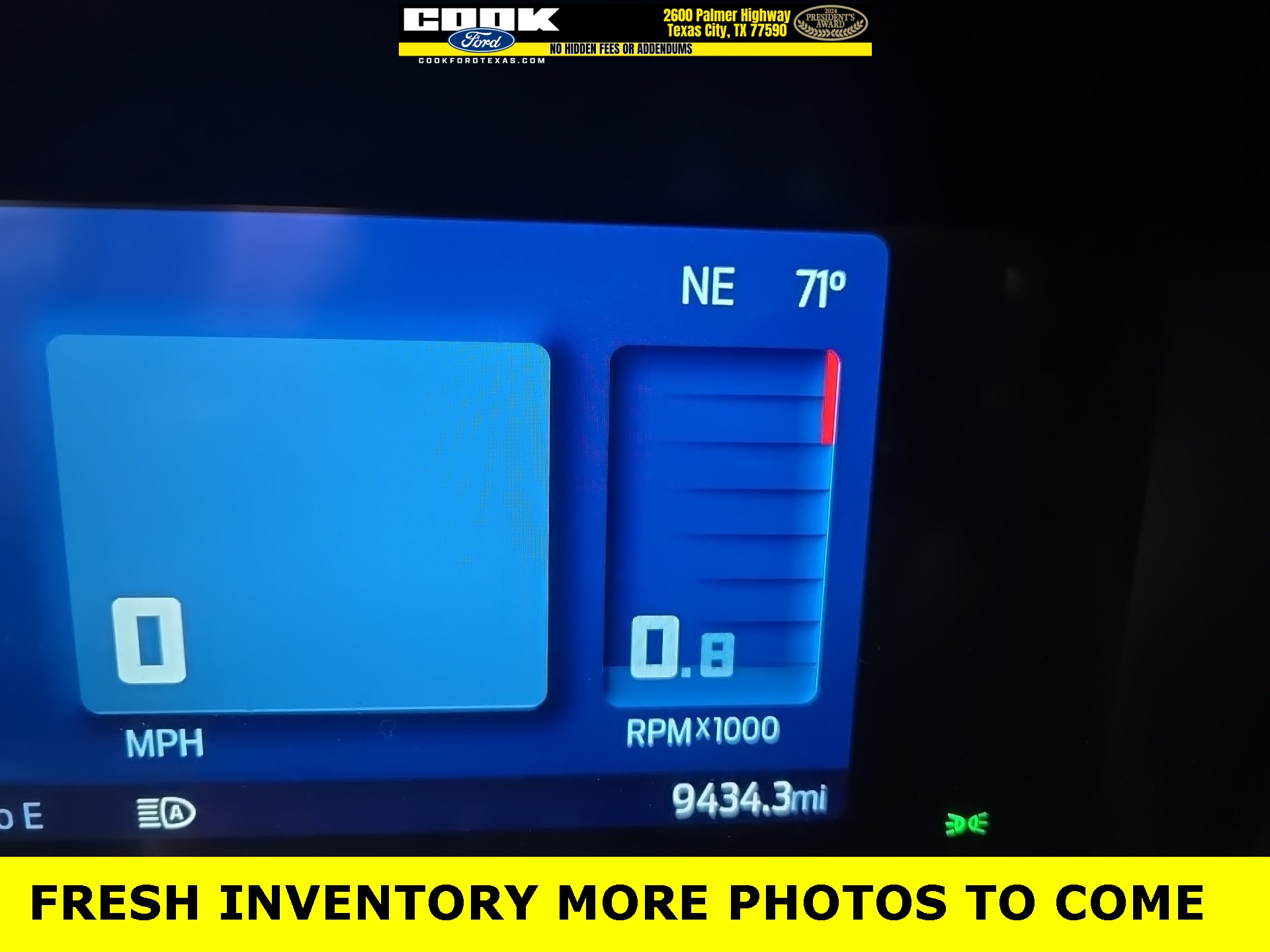 2024 Ford Bronco Outer Banks photo 3