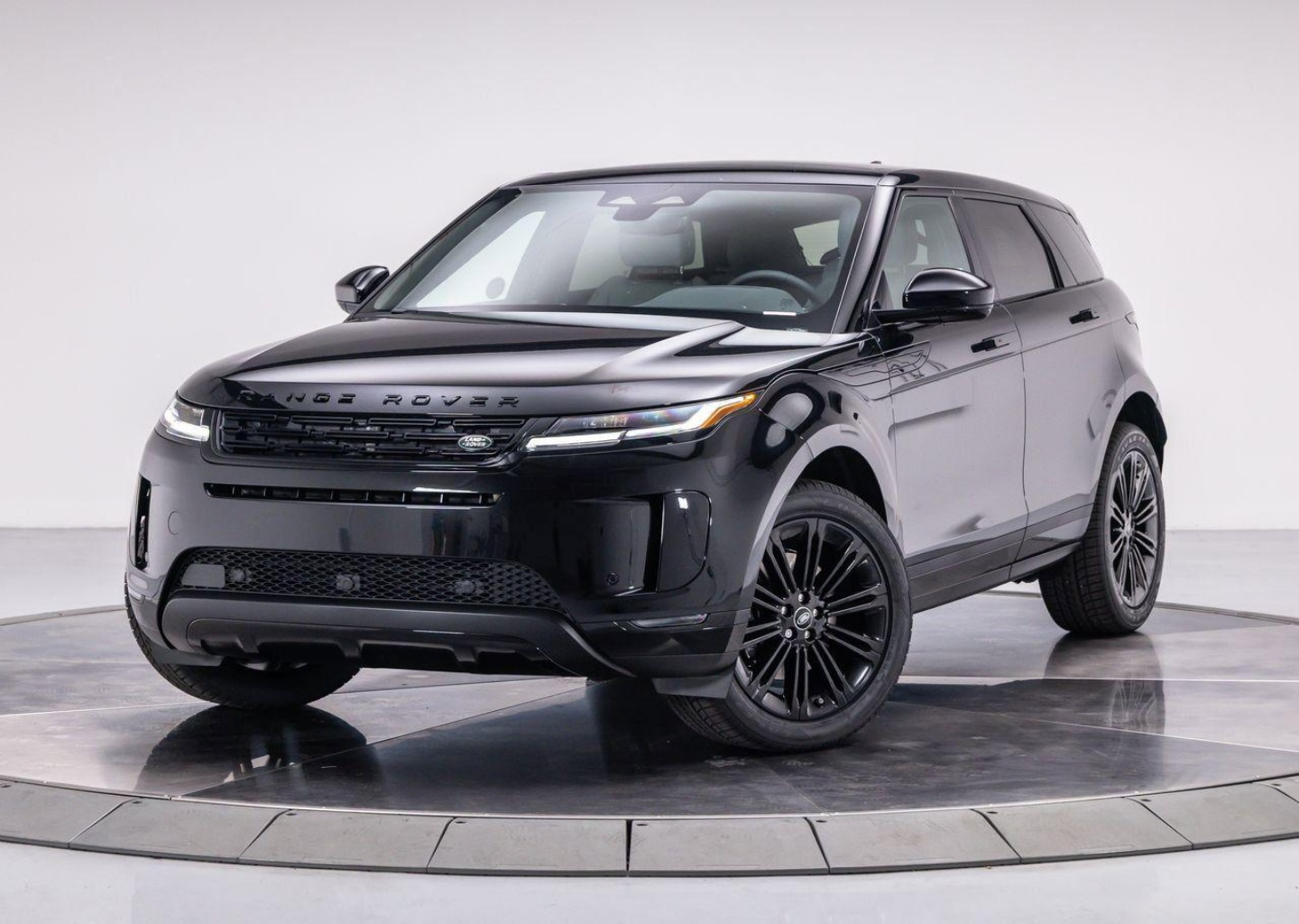 2026 Land Rover Range Rover Evoque S's photo