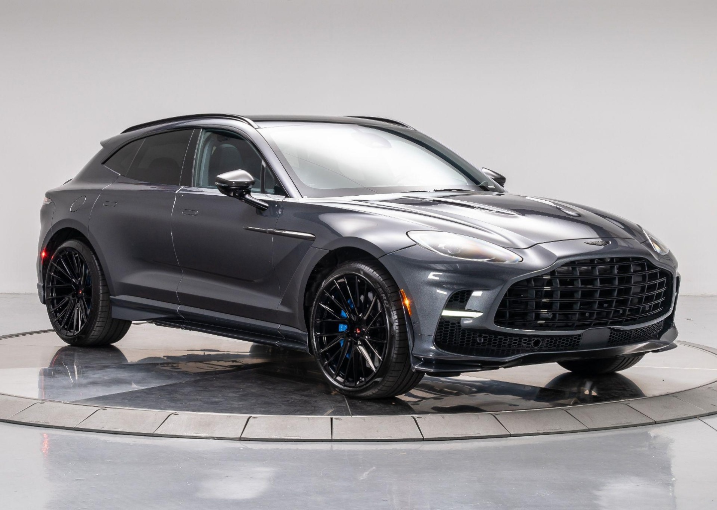 2025 Aston Martin DBX 707