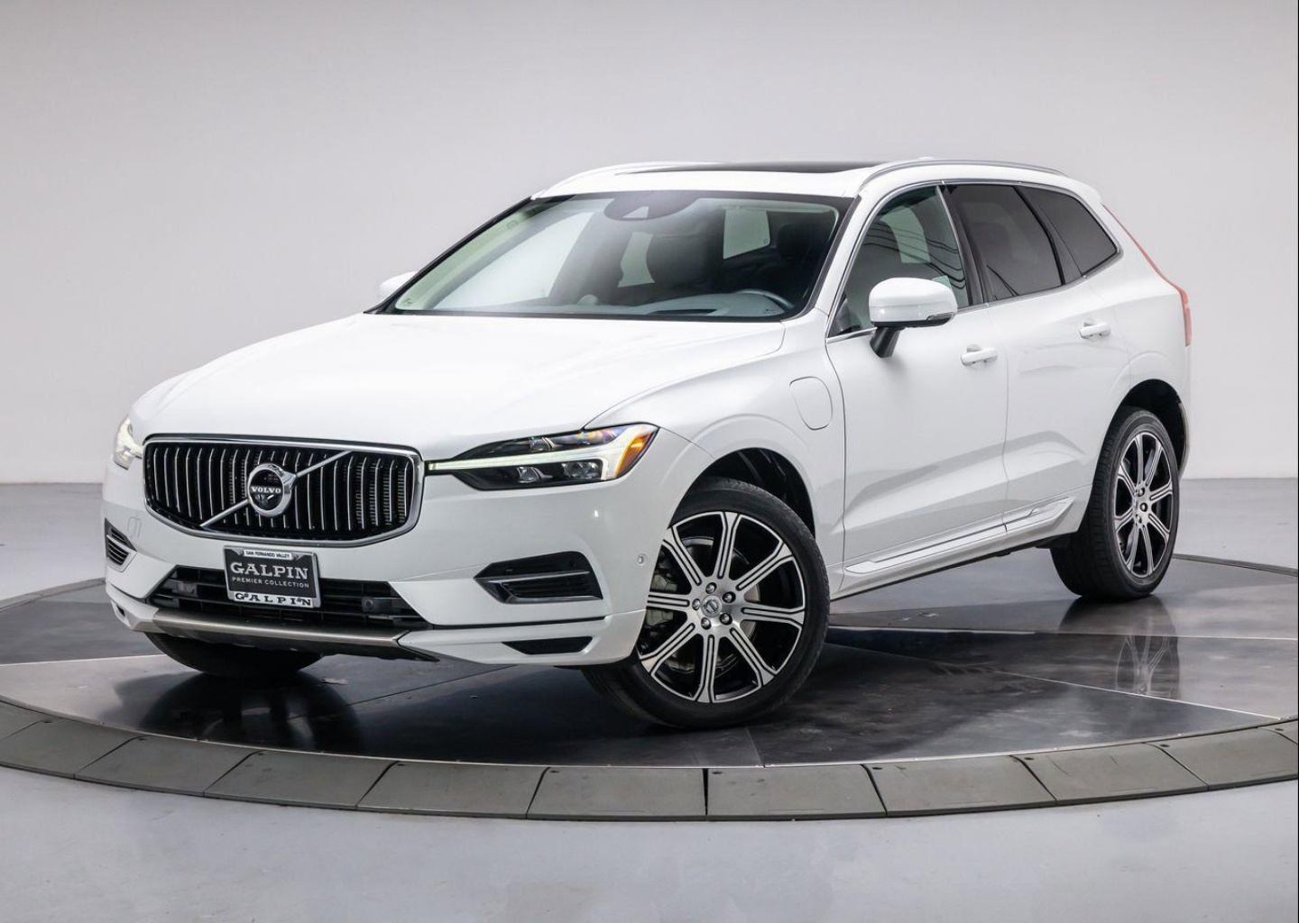 2021 Volvo XC60 Inscription's photo