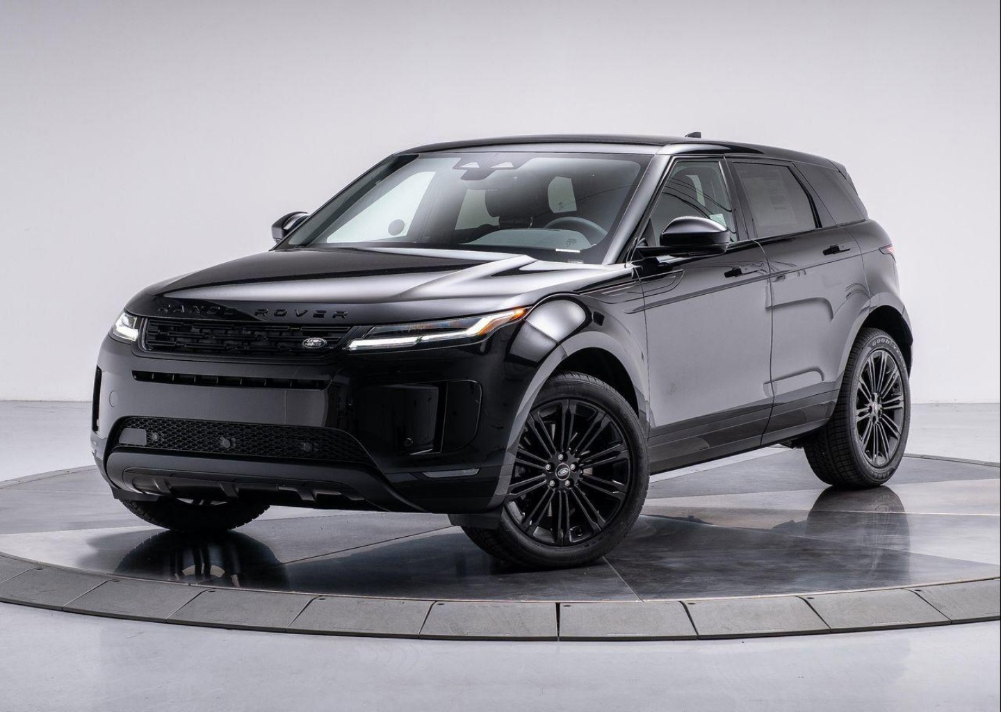 2026 Land Rover Range Rover Evoque S's photo
