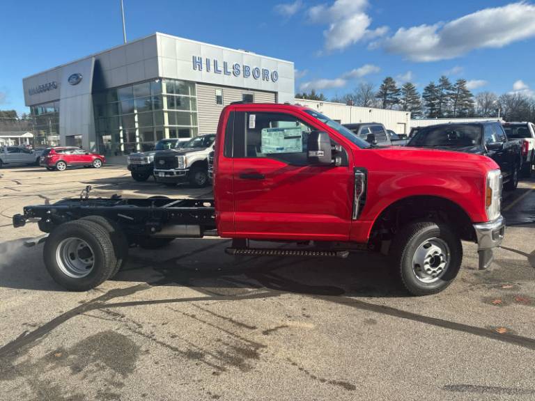 2026 Ford Super Duty F-350 DRW XL