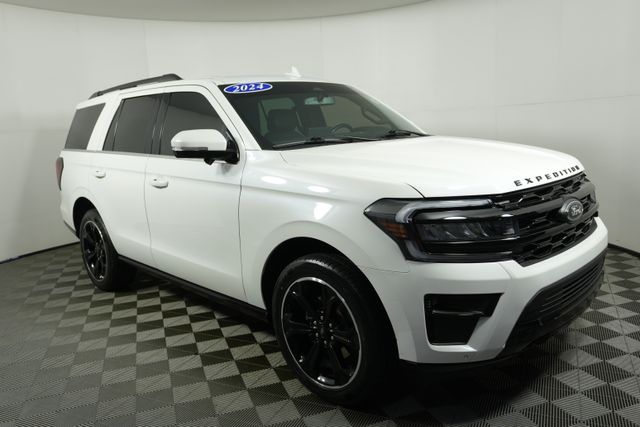 Used 2024 Ford Expedition Limited with VIN 1FMJU2A88REA15592 for sale in Kansas City