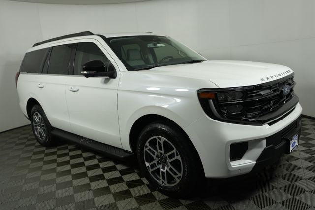 2025 Ford Expedition Active's photo