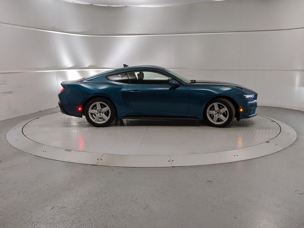 2026 Ford Mustang photo 2