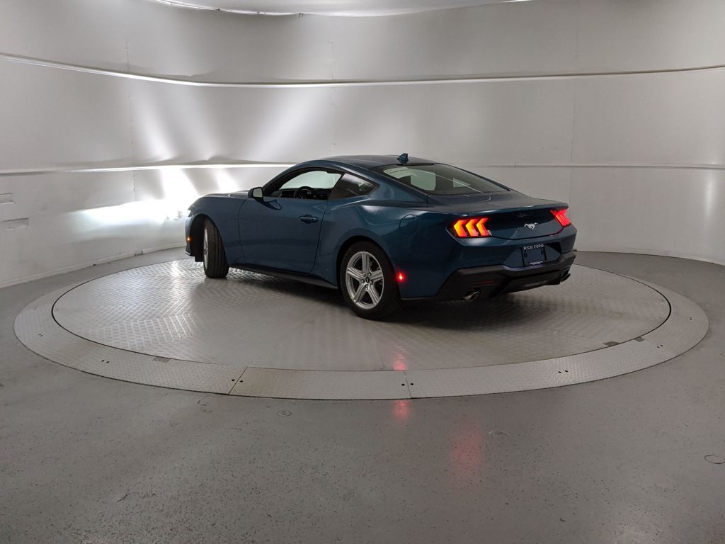 2026 Ford Mustang photo 4