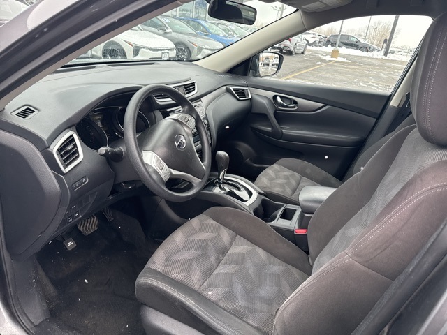 2016 Nissan Rogue SV photo 4