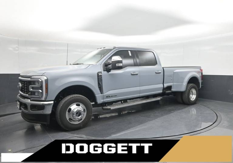 2026 Ford Super Duty F-350 DRW LARIAT