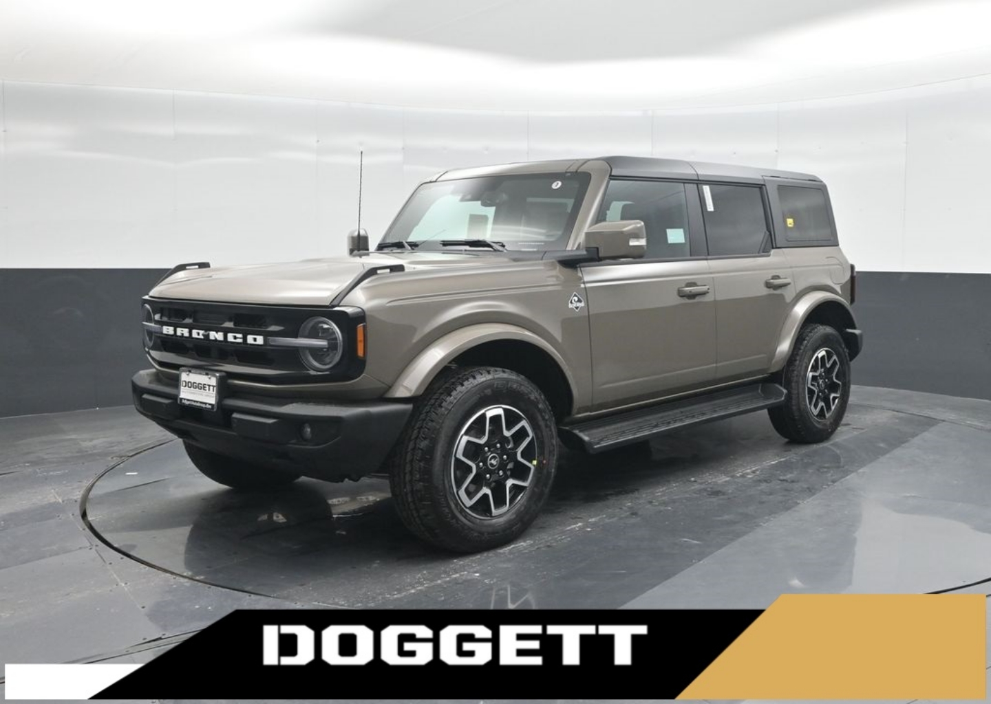 2025 Ford Bronco 4-Door Outer Banks's photo
