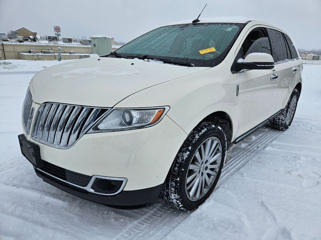 2013 Lincoln MKX Base photo 2