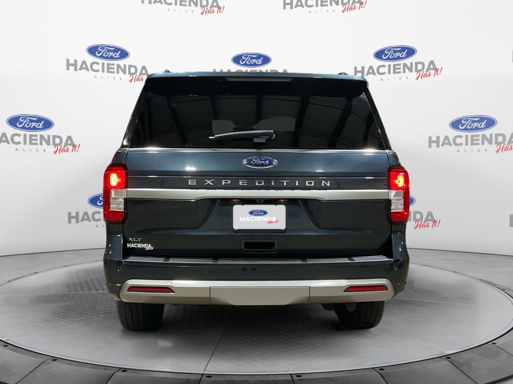 2024 Ford Expedition XLT photo 3