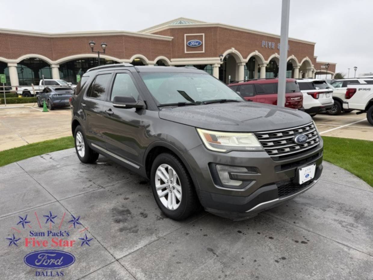 2017 Ford Explorer XLT's photo
