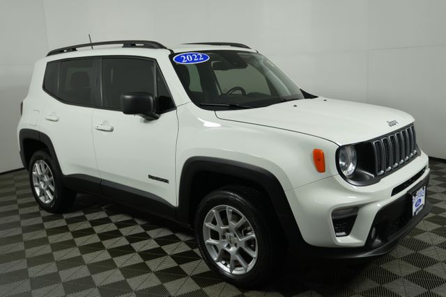 Used 2022 Jeep Renegade Latitude with VIN ZACNJDB17NPN59804 for sale in Kansas City