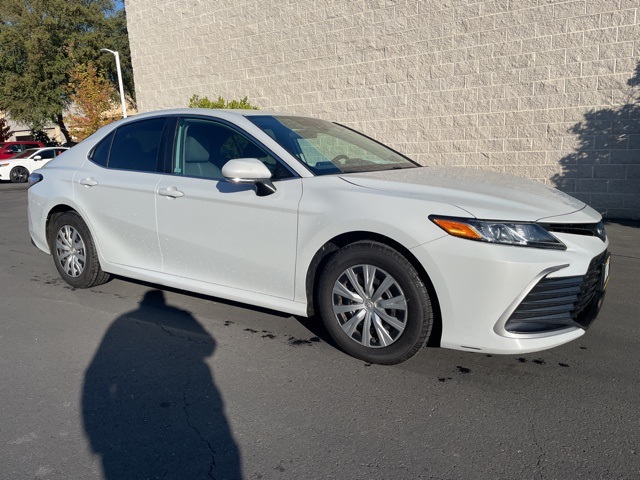 2022 Toyota Camry Hybrid LE