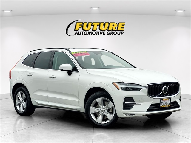 2022 Volvo XC60 B5 Momentum