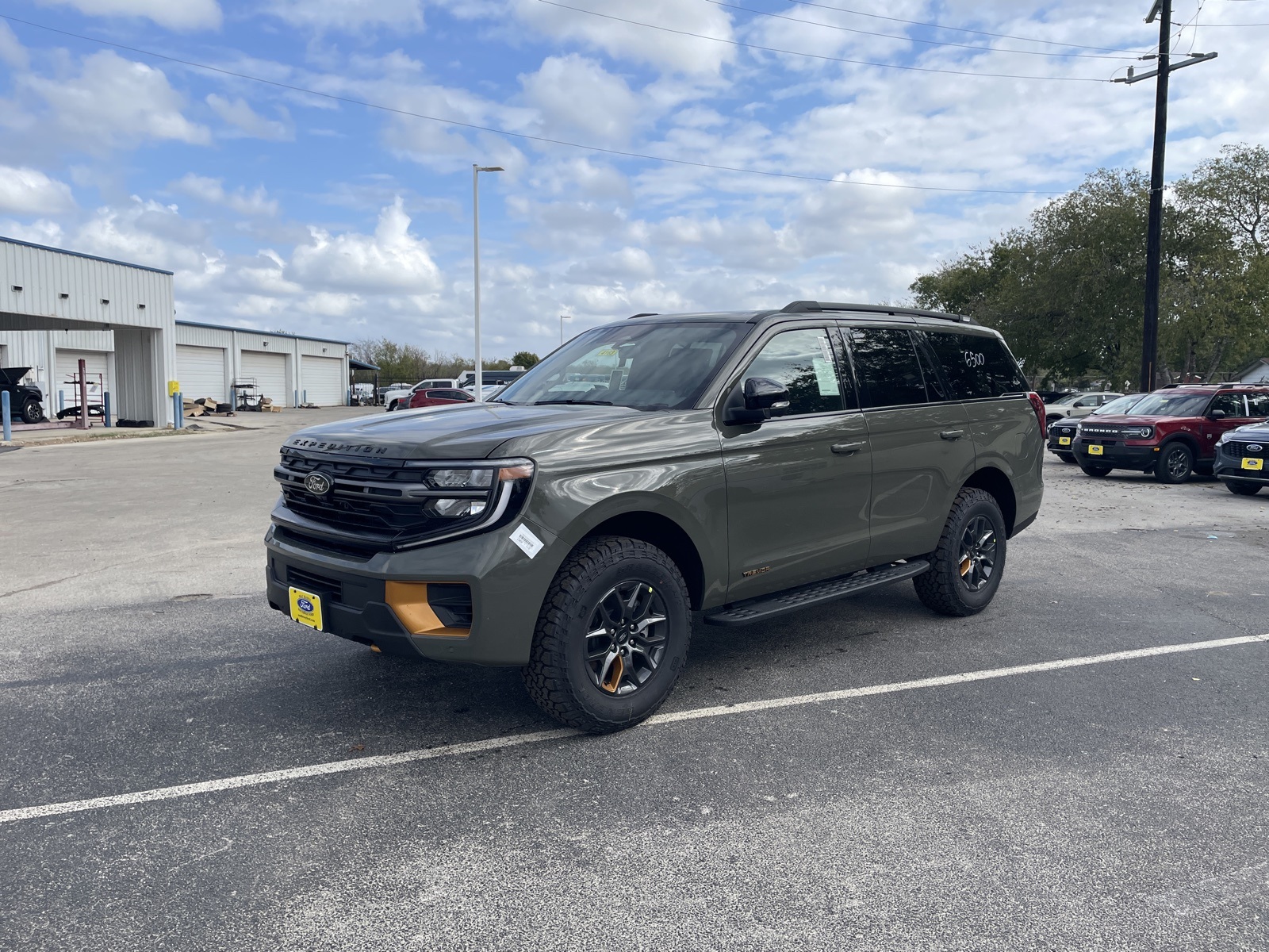 2025 Ford Expedition Tremor's photo