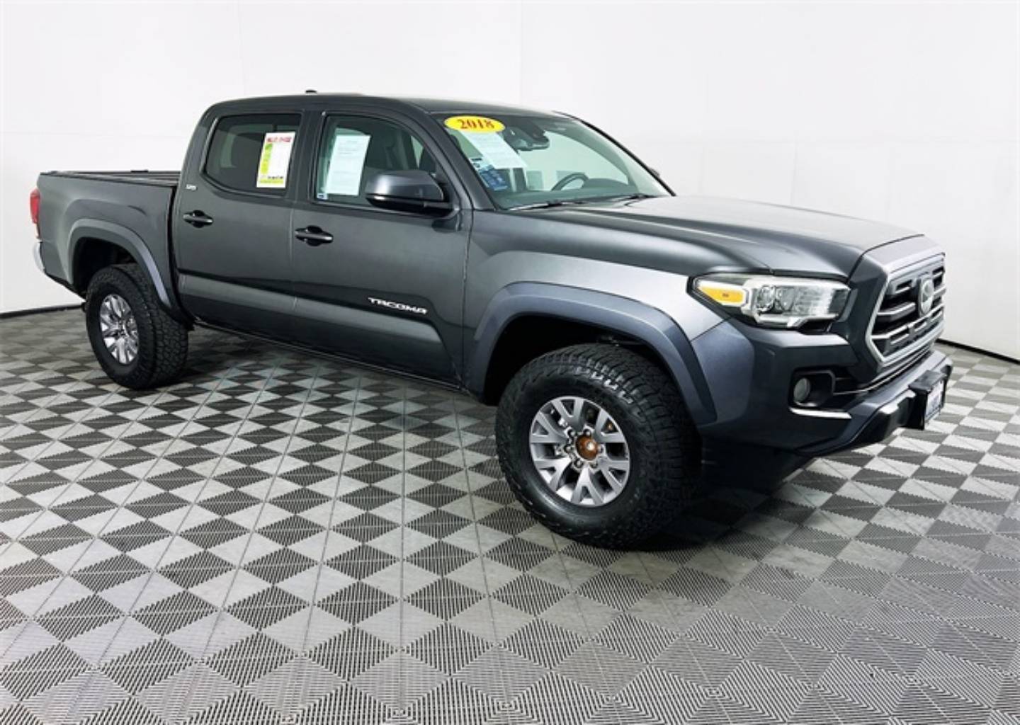2018 Toyota Tacoma SR5's photo