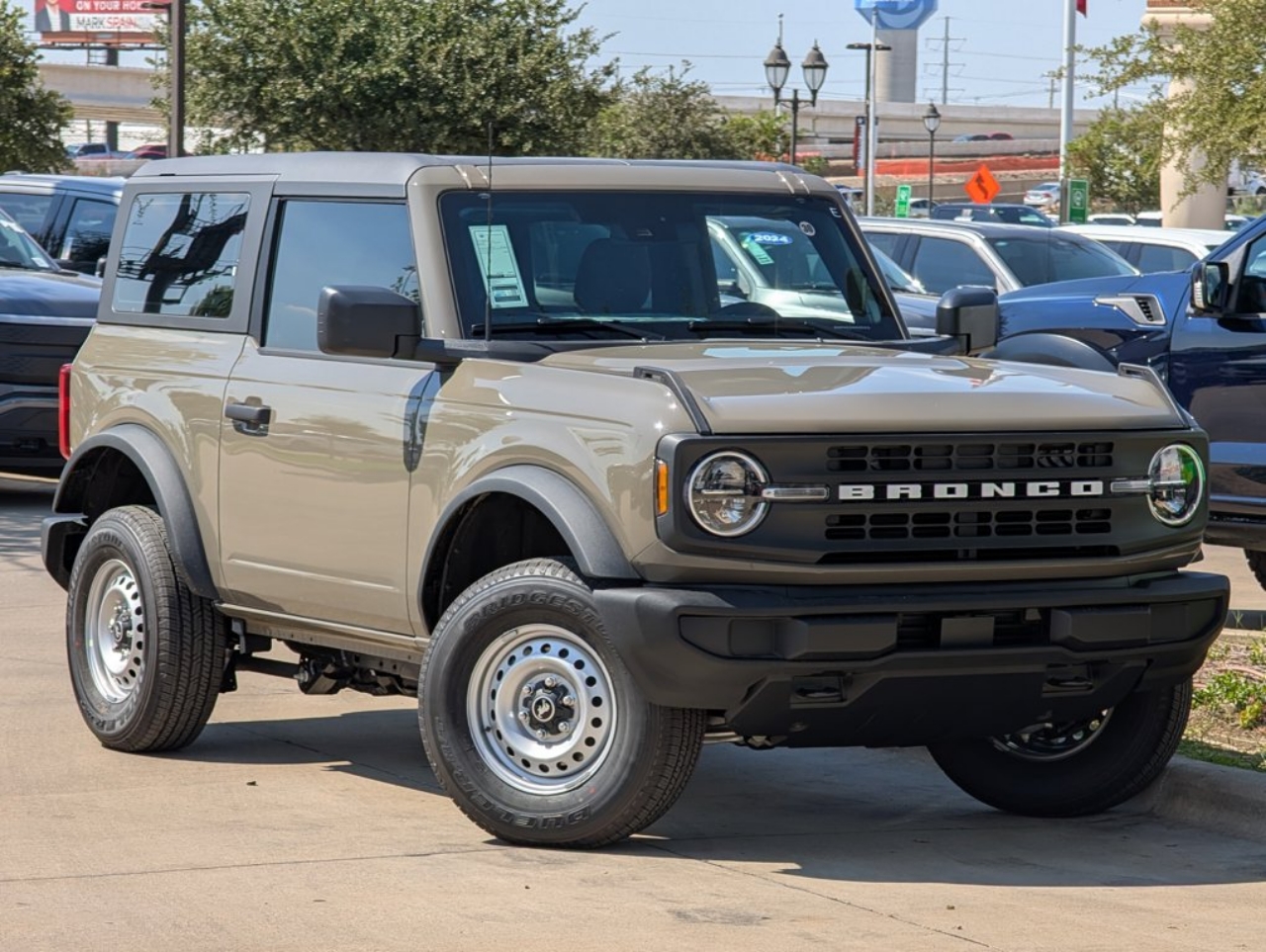 2025 Ford Bronco 2-Door Base's photo