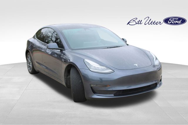 2022 Tesla Model 3 Long Range photo 3