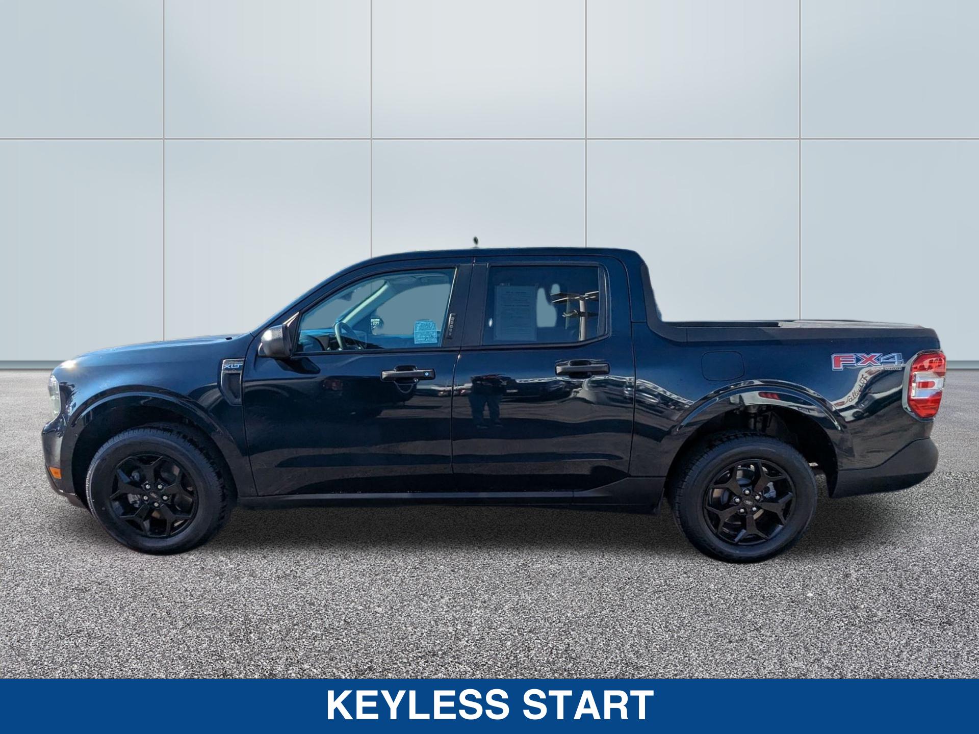 2023 Ford Maverick XLT photo 2