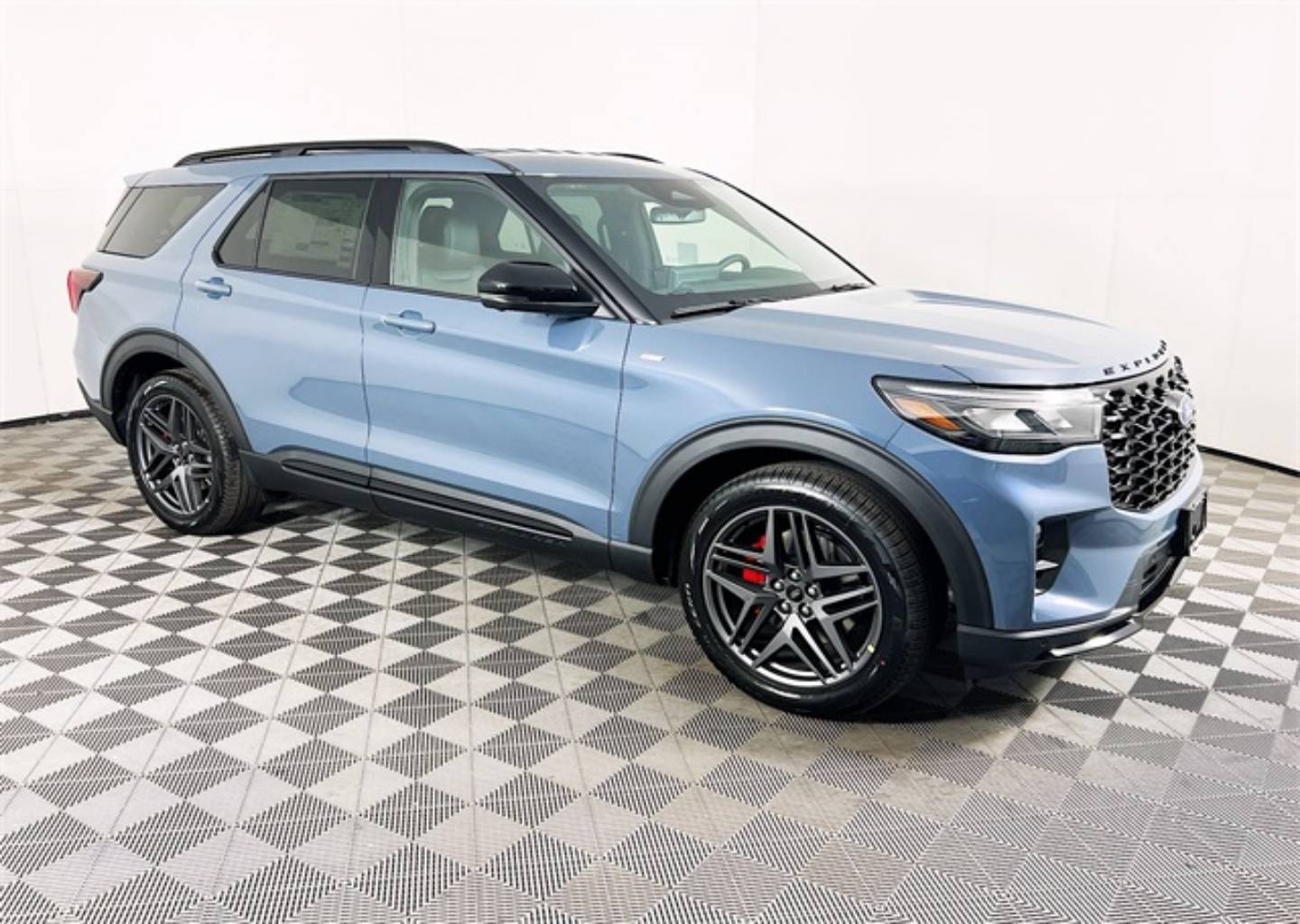 2026 Ford Explorer ST-LINE's photo