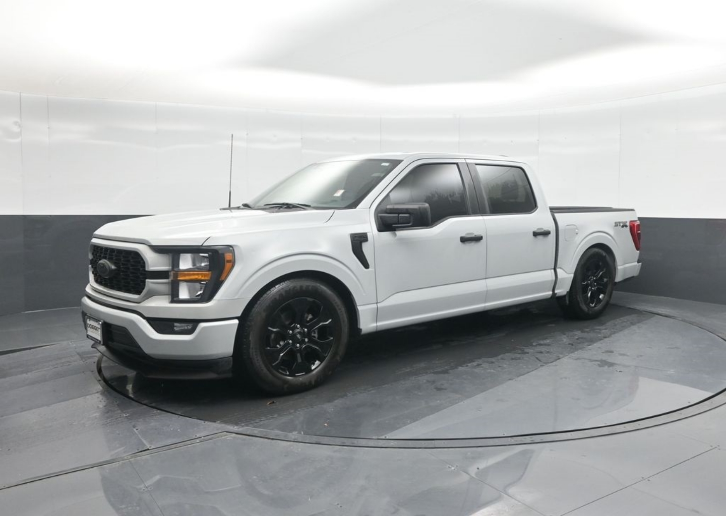 2023 Ford F-150 XL's photo