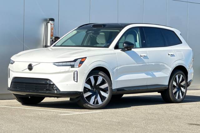 2025 Volvo EX90 Twin Motor Plus