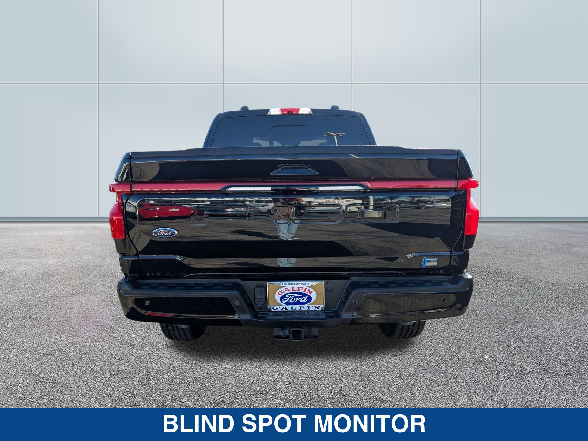 2022 Ford F-150 Lightning Lariat photo 3