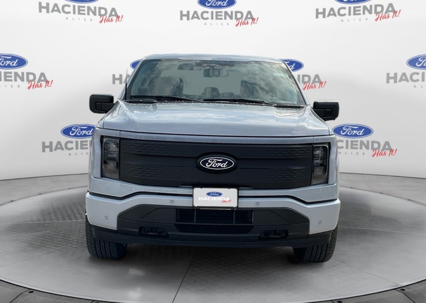2025 Ford F-150 Lightning Flash - Photo 8