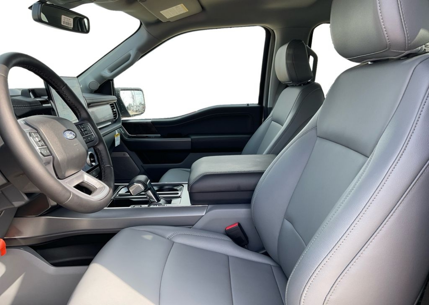 2025 Ford F-150 Lightning Flash - Photo 9