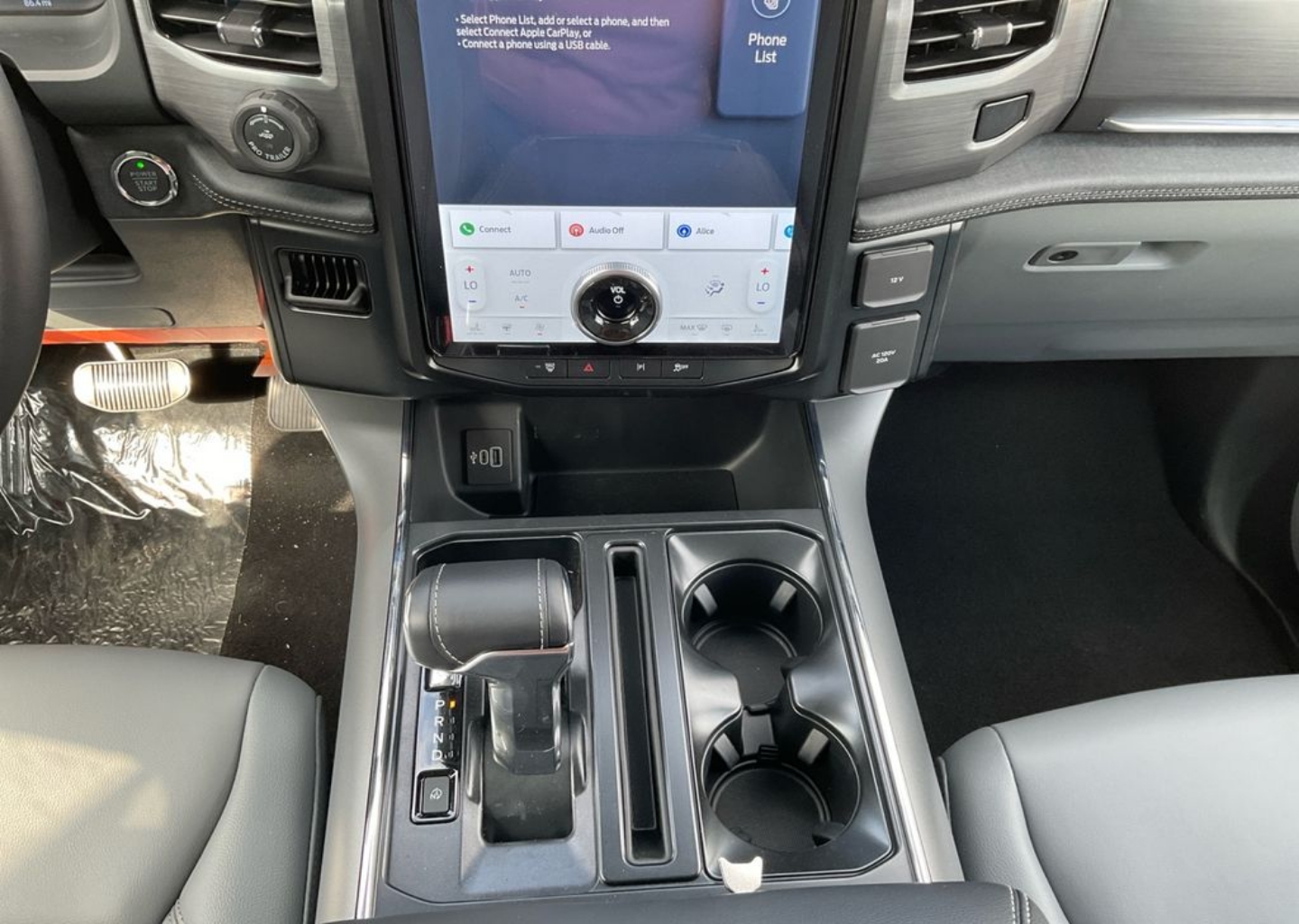 2025 Ford F-150 Lightning Flash - Photo 11