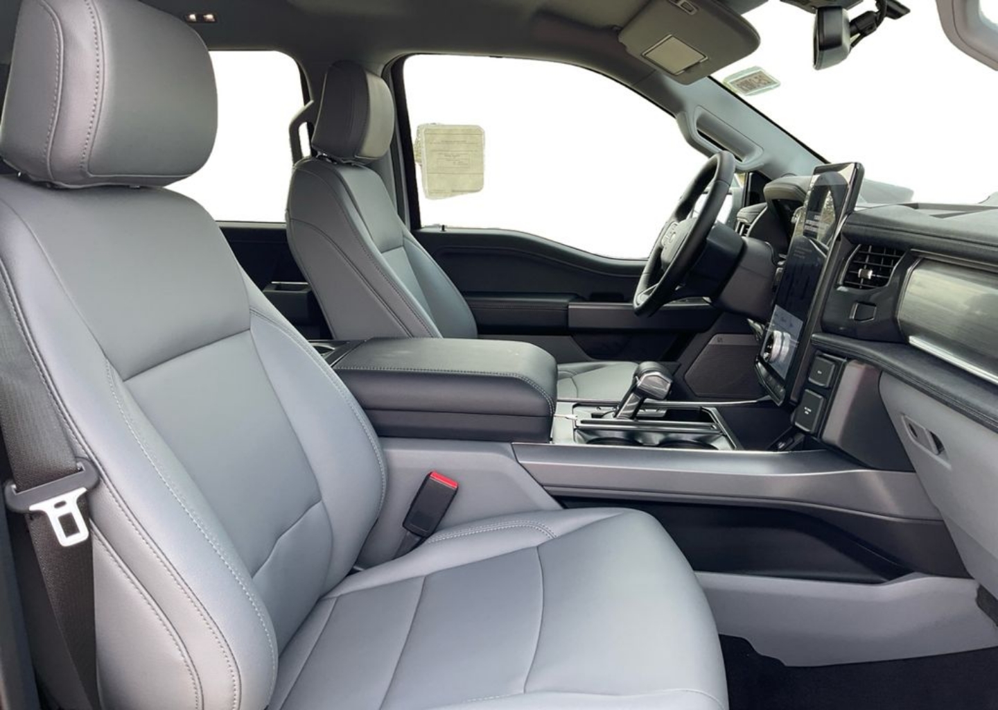 2025 Ford F-150 Lightning Flash - Photo 15