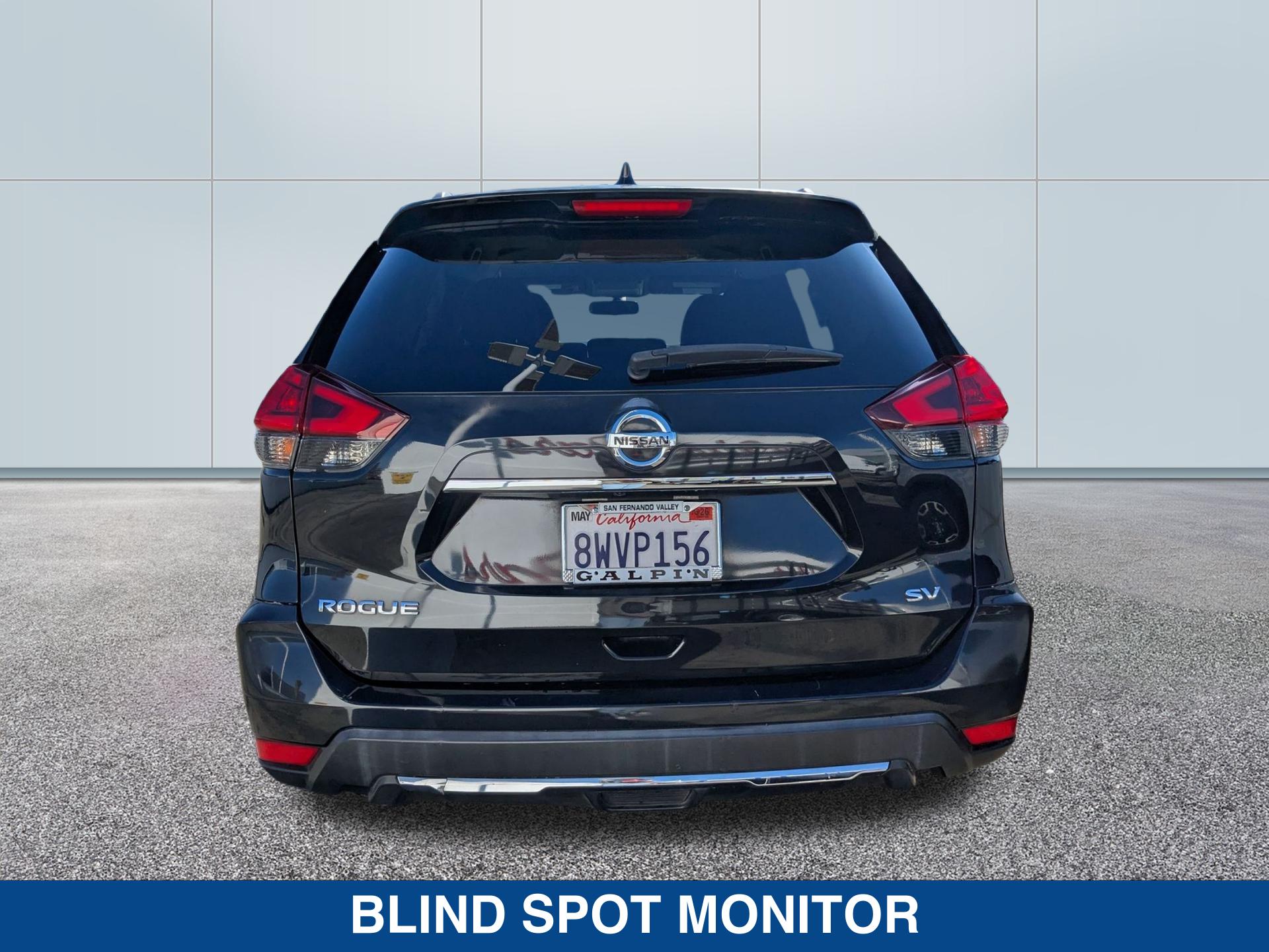 2018 Nissan Rogue SV photo 4