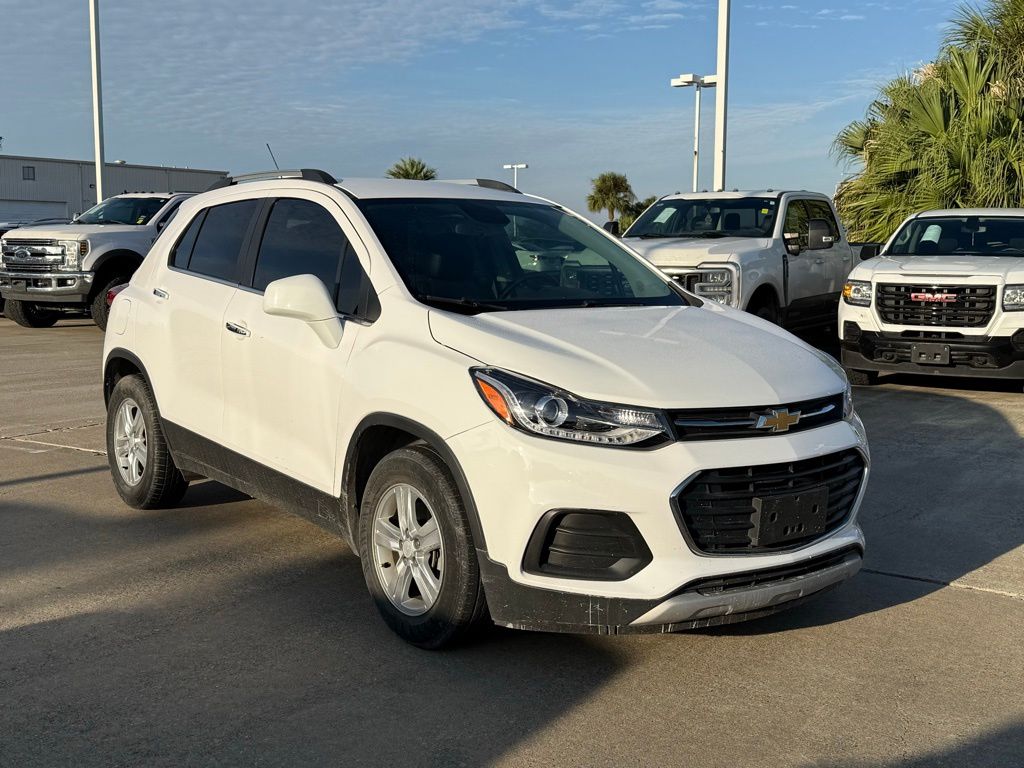 2020 Chevrolet Trax LT photo 2