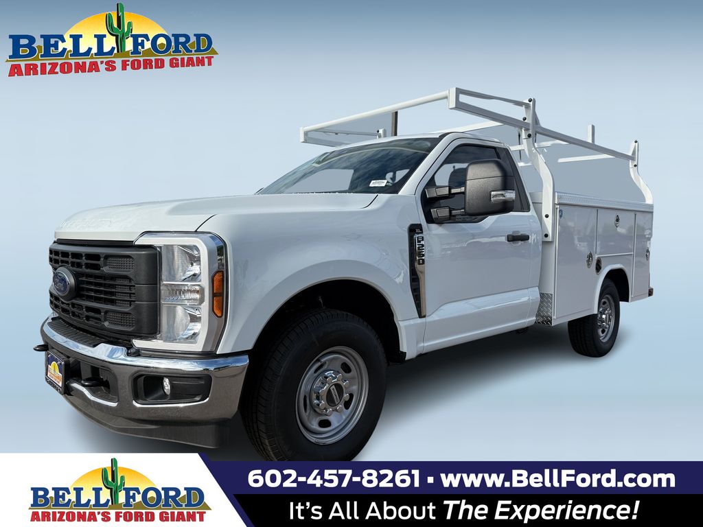 2025 Ford F-250 Super Duty XL's photo