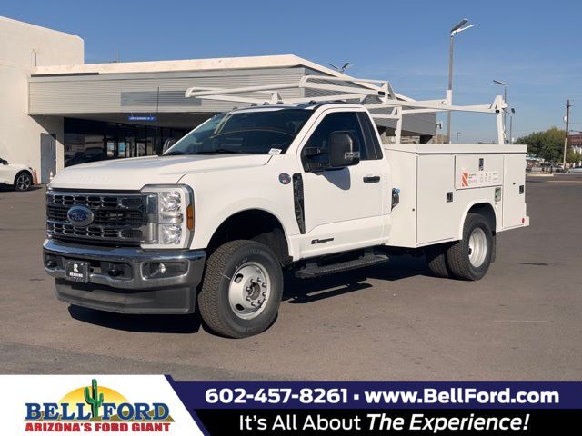 2024 Ford F-350 Super Duty Chassis Cab XL's photo