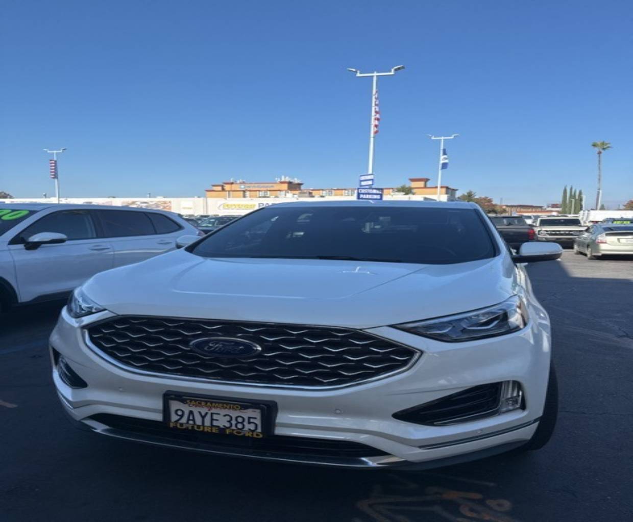 2022 Ford Edge Titanium's photo